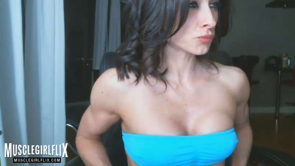 Sexy Muscle Girl Well Sculpted Bod