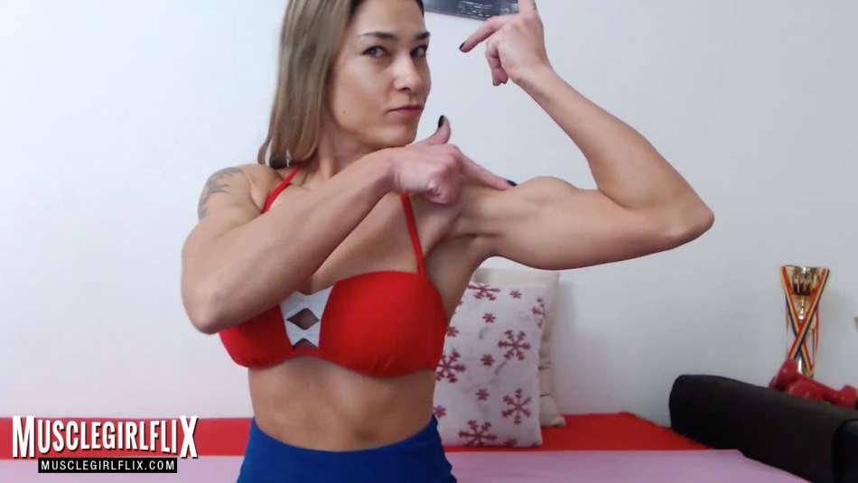 Phone Cam Girls - MoniqueFit Girls With Muscle Flexing [Webcams]