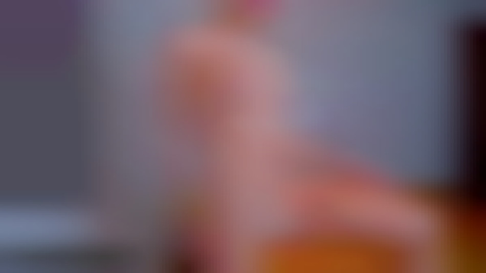 stunning blonde cam babe with nice round tits FitAlexia