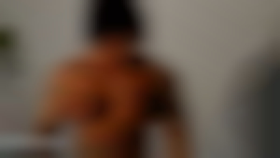 huge fucking pec muscles on female bodybuilder