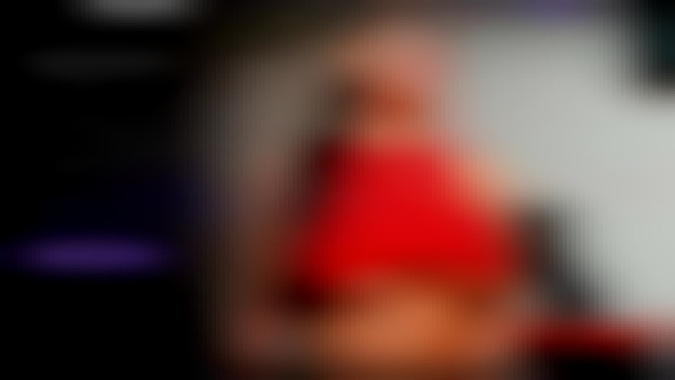 best female muscle cam girls