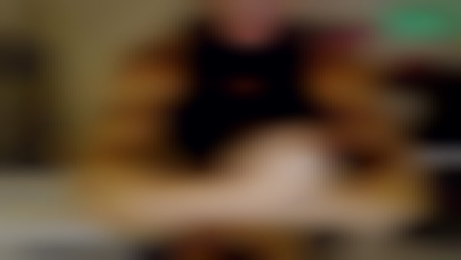 huge fbb flexing on cam