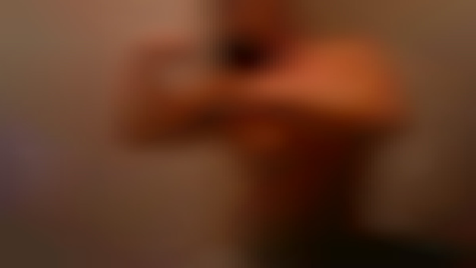 Angela Salvagno amazing topless muscle flex