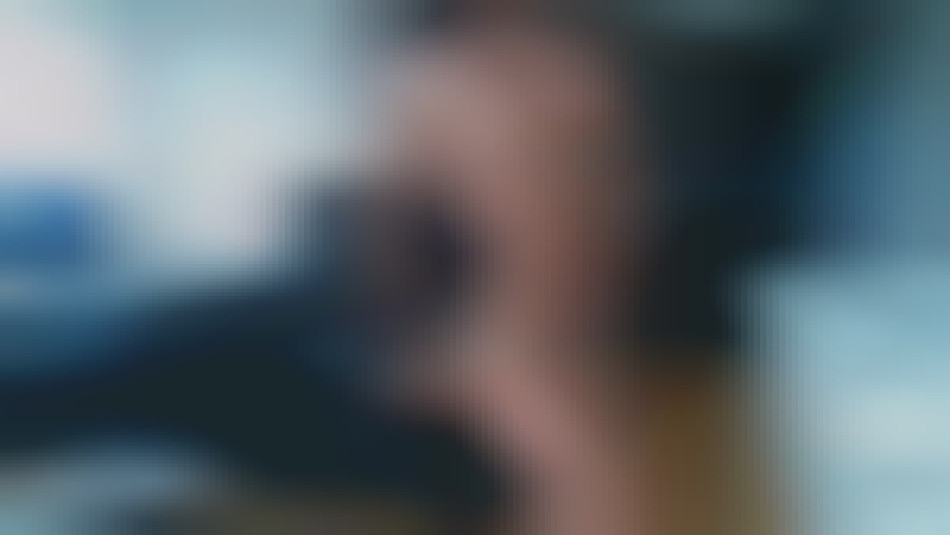 Hot Muscle Girl camgirl topless