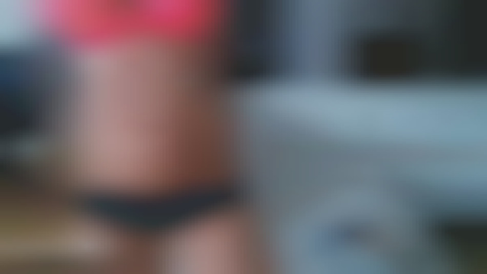 Sexy Muscle Girl Hot Cam Babe Strip