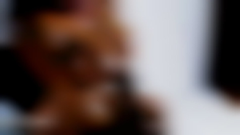 Samantha Kelly chest press gorgeous oiled up bod