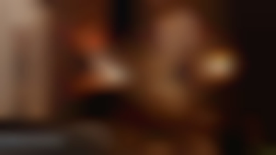 Samantha Kelly lean abs and boobs