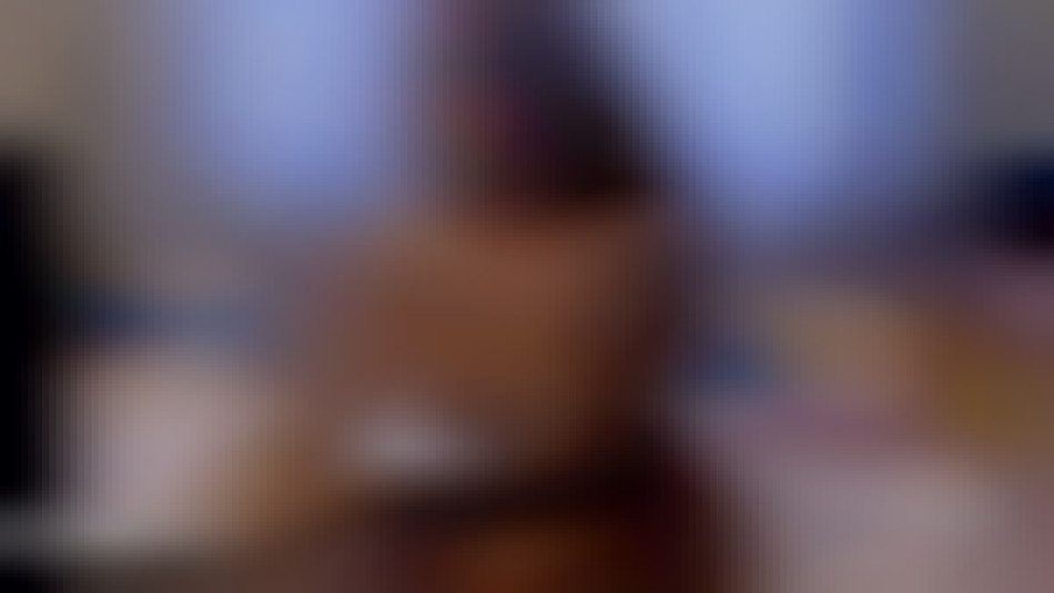 tattooed girl on her cam