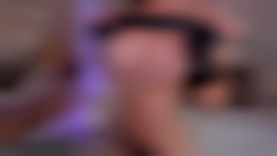 busty cam babe with amazing perky tits ana_murphy