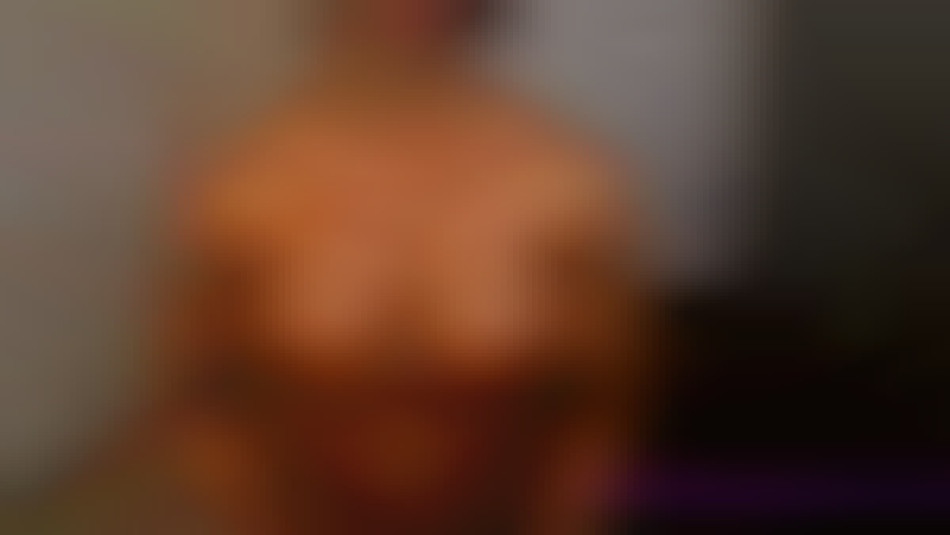 Amazing muscular body of Angela Salvagno