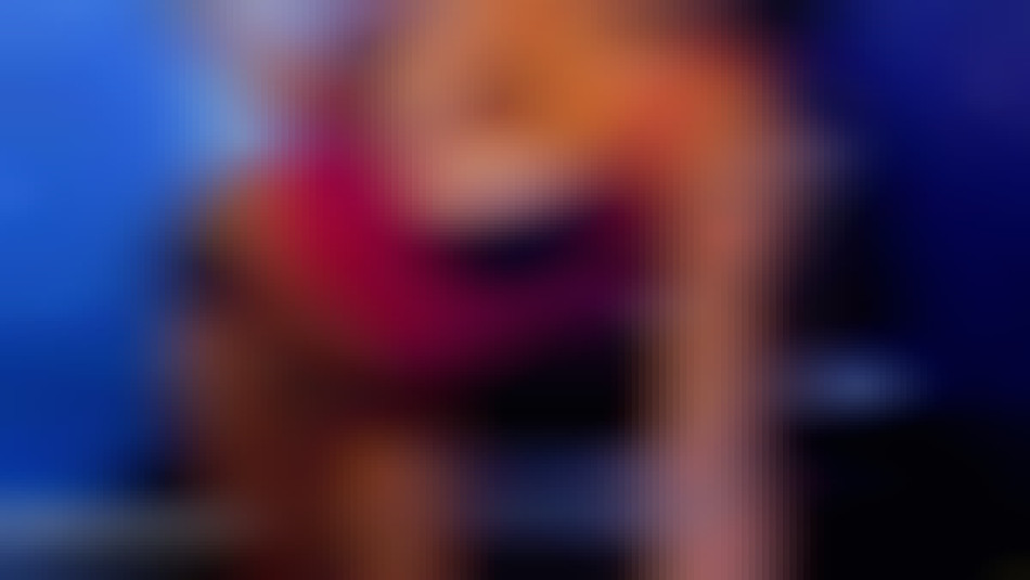 KyleeNash thick and busty cam babe