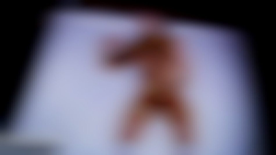 samantha kelly nude oiled bicep flex