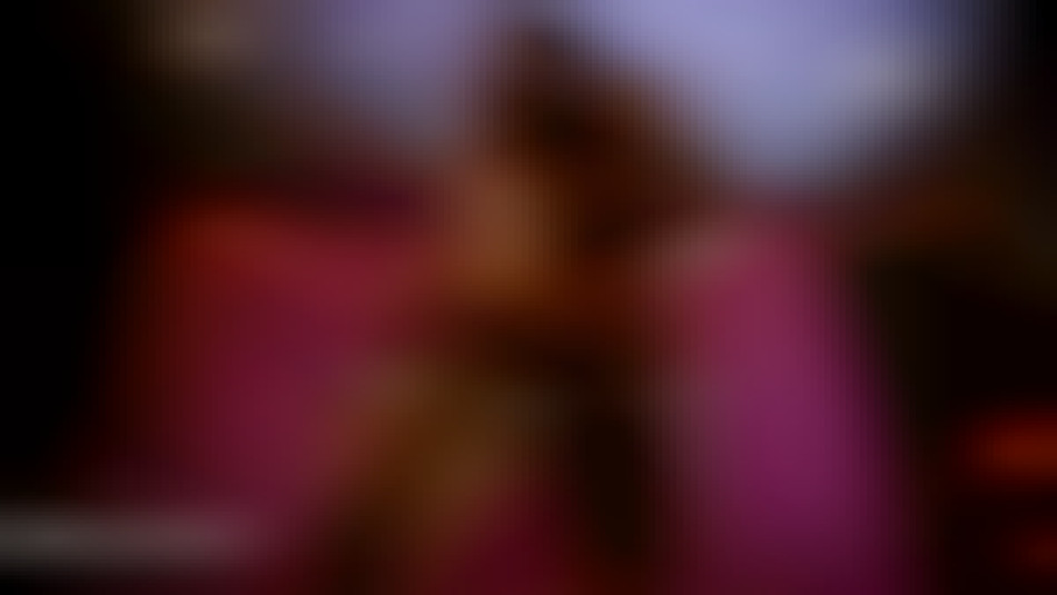 Samantha Kelly dripping wet and nude