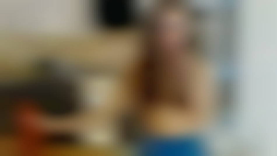 Julianna Fit webcam girl playing with dildo
