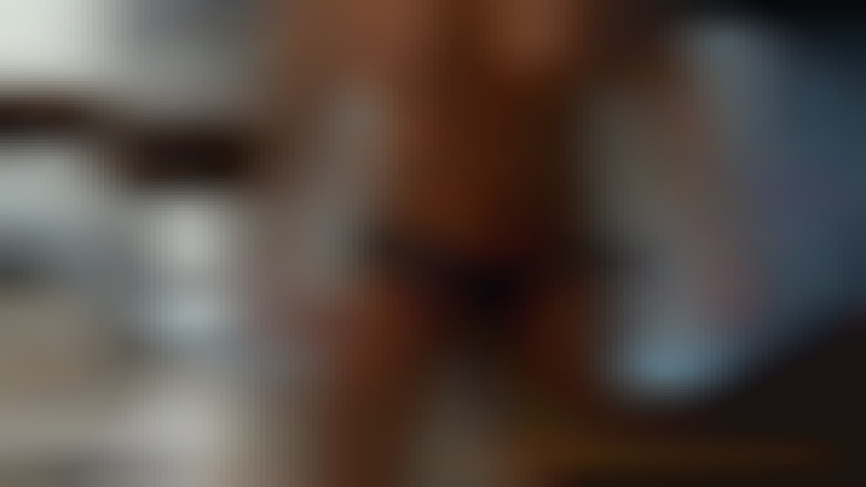 perfectly ripped muscle girl body