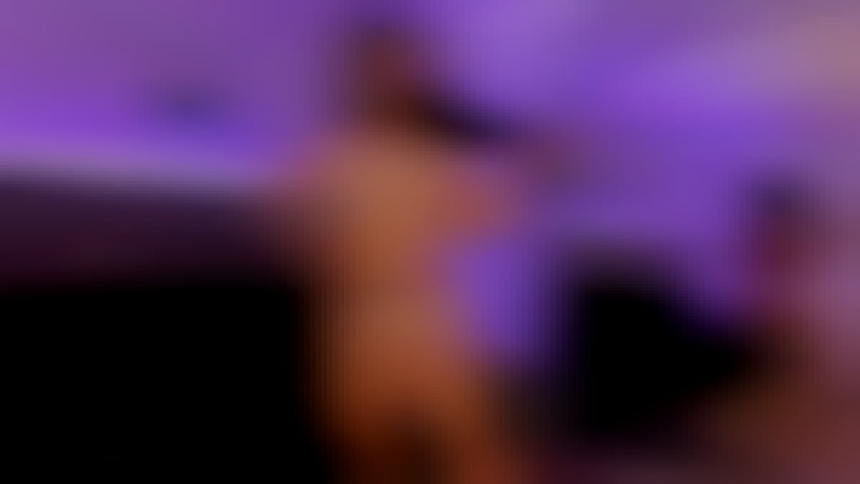 webcam model with thick muscular legs