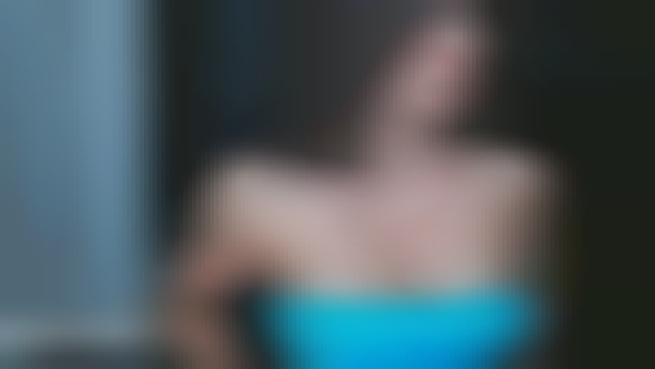 Sexy Muscle Girl Well Sculpted Bod