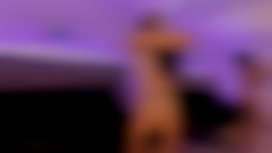 seductive curvy bod cam girl CharlotteHarriz