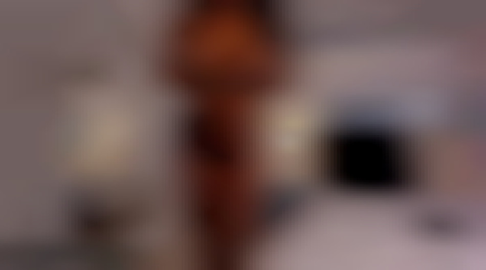 naked cam girl thick muscular legs