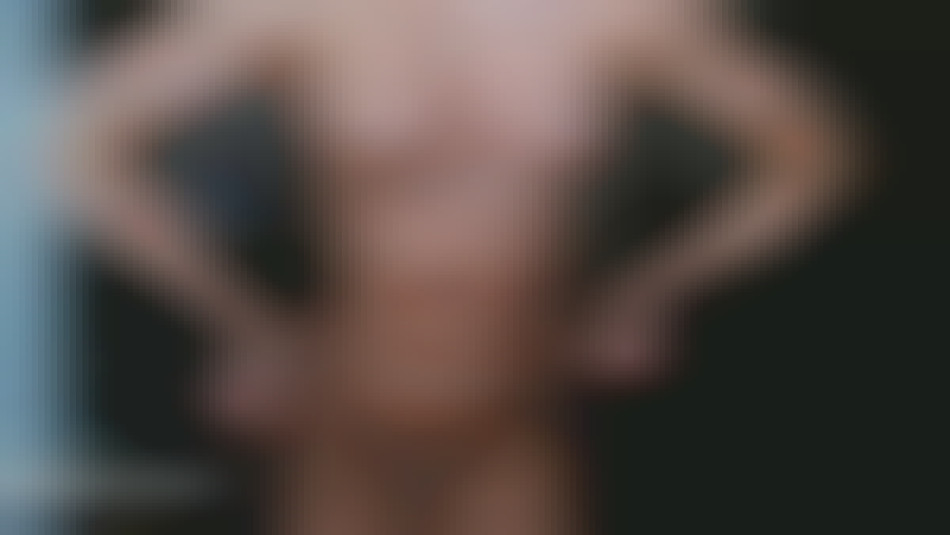 Sexy Muscle Girl Nude Pose