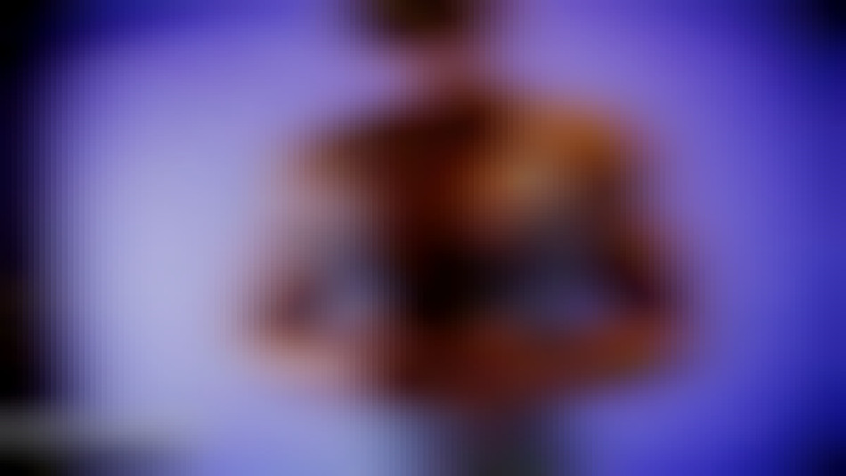 Goddess Rapture muscle girl flix oiled up and shredded