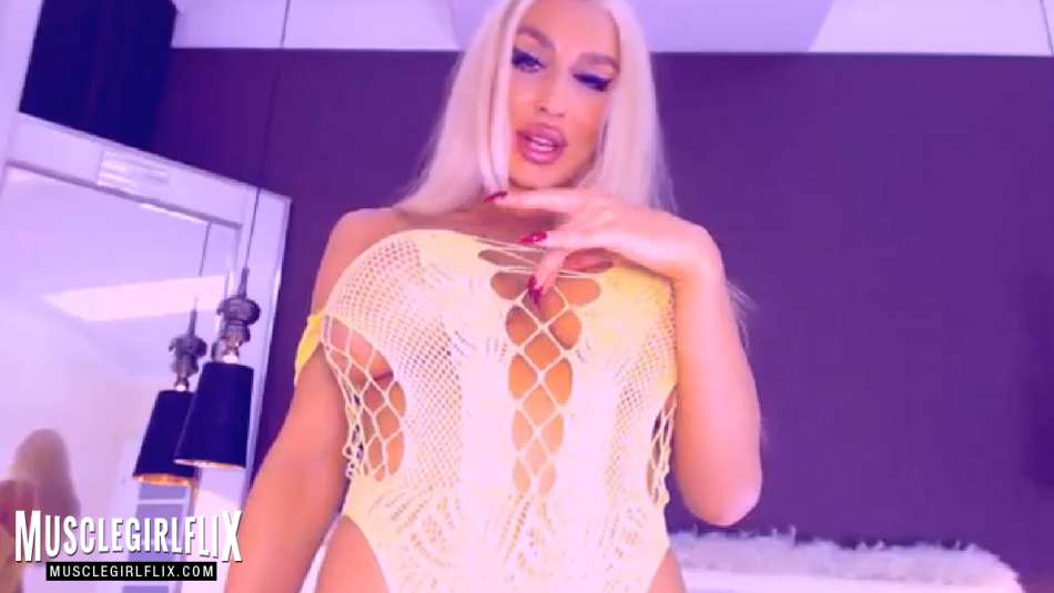 Stunning Blonde Fit Webcam Babe SexyVenerax [Big Tits]